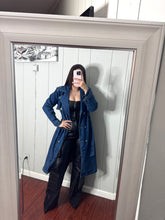 Load image into Gallery viewer, Denim coat
